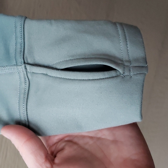 Nike Light Weight Running Hoodie Training Pullover Women’s SSmall Fit Dry - Picture 4 of 6